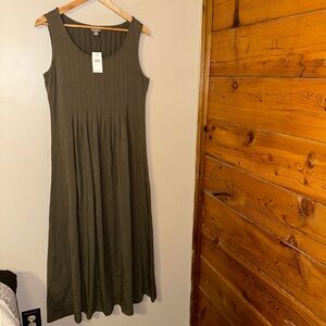 J. Jill sleeveless Olive Green Maxi Dress - Classic Scoop Neck